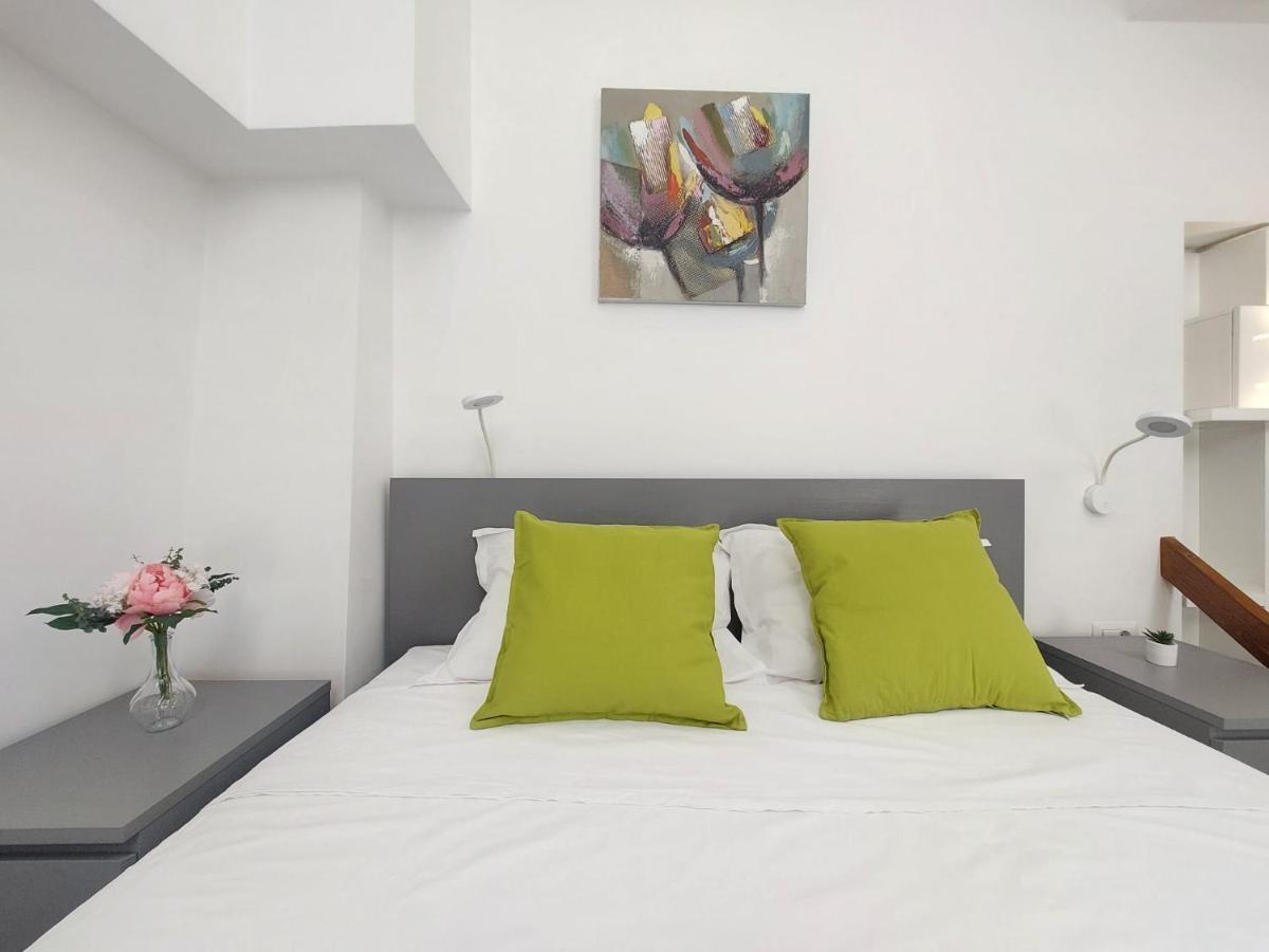 Sweet Dreams Suites Lovely Duplex Universitate Bukarest Exteriör bild